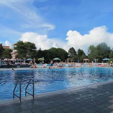 Relax And Enjoy In A Pool Paradise - Beahost *