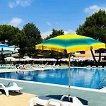 Relax And Enjoy In A Pool Paradise Apartment *