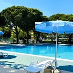 Relax And Enjoy In A Pool Paradise *
